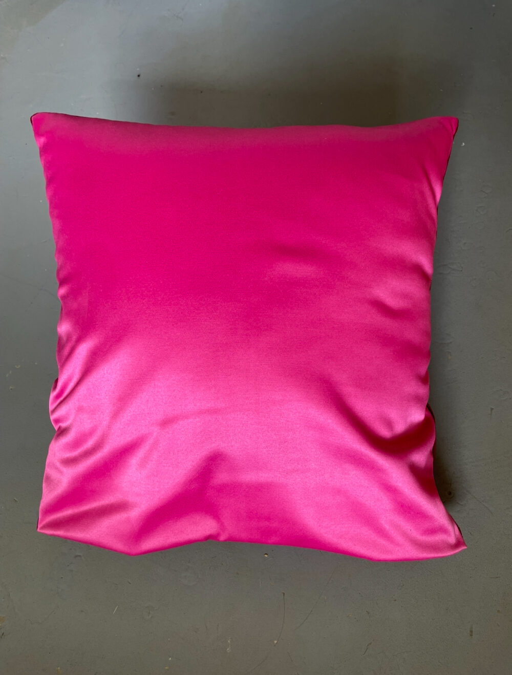 Liebe Kissen Unikat ~ Bordeaux Samt & Pink Satin – Bild 2